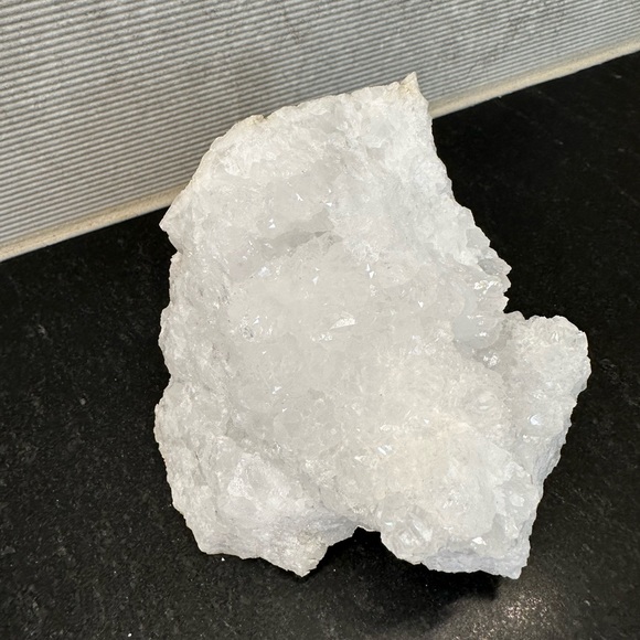 #8 Quartz Stone - Picture 3 of 3